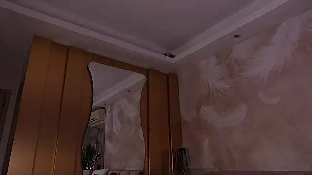 Snapshot of JullyBlair chatting on February 4, 5:13 am JullyBlair online show from February 4, 5:13 am