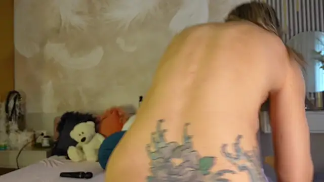 JullyBlair online show from May 5, 3:47 am