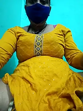 Snapshot of hotty_manisha chatting on October 9, 10:35 am hotty manisha online show from October 9, 10:35 am