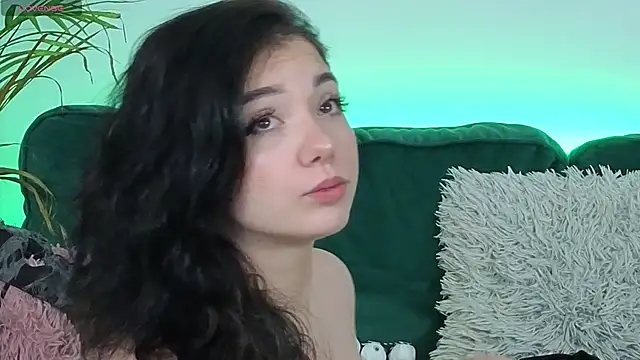 AveryWillow online show from November 9, 7:28 am