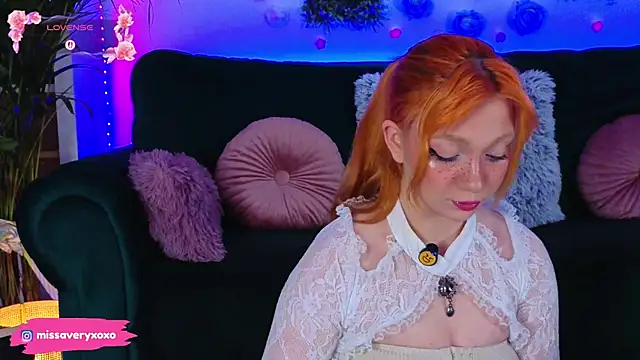 AveryWillow online show from May 16, 3:36 am