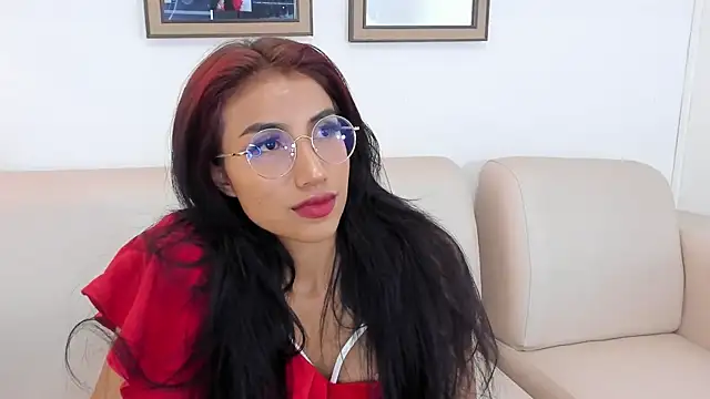 Snapshot of naomiii__ chatting on January 29, 1:16 am naomiii online show from January 29, 1:16 am