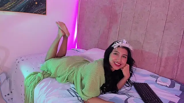 Snapshot of naomiii__ chatting on September 17, 5:42 am naomiii online show from September 17, 5:42 am