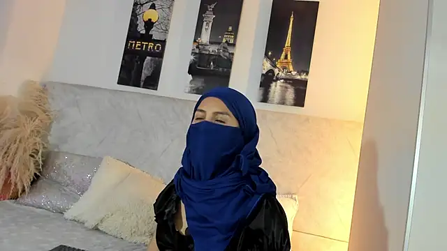 naomiii   online show from May 4, 11:28 am