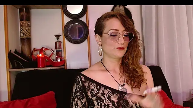 Snapshot of AdeleMourfg chatting on February 11, 3:18 am AdeleMourfg online show from February 11, 3:18 am