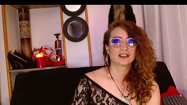 Snapshot of AdeleMourfg chatting on February 11, 6:19 am AdeleMourfg online show from February 11, 6:19 am