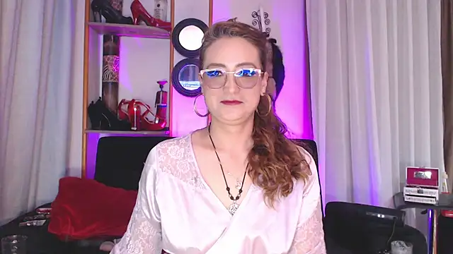 Snapshot of AdeleMourfg chatting on February 27, 7:01 am AdeleMourfg online show from February 27, 7:01 am