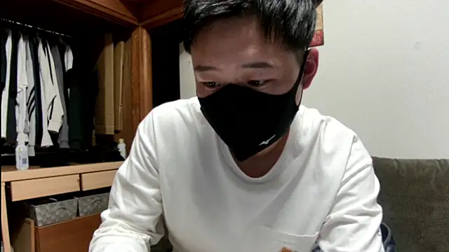 Snapshot of tuki_fu chatting on December 29, 8:00 am tuki fu online show from December 29, 8:00 am