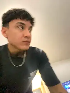 Snapshot of LCarreraa chatting on November 6, 1:39 am LCarreraa online show from November 6, 1:39 am