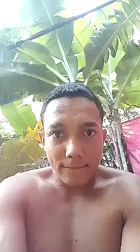 Snapshot of tayson_ chatting on December 21, 12:27 pm tayson online show from December 21, 12:27 pm