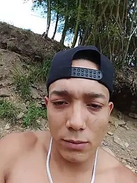 Snapshot of tayson_ chatting on May 22, 5:51 pm tayson online show from May 22, 5:51 pm