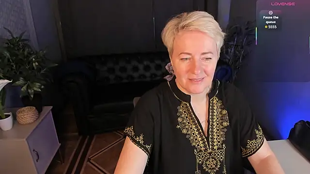 Nika Smit online show from March 1, 5:31 am