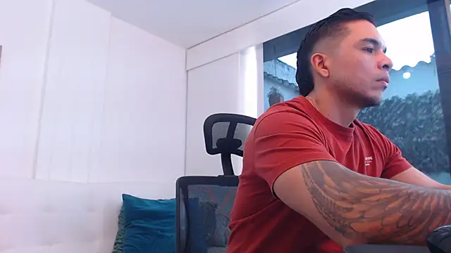 estebandelouis online show from March 5, 8:10 pm