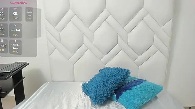 Analia18  online show from November 12, 1:11 pm