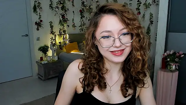 Snapshot of SereneFlame chatting on April 17, 12:30 pm SereneFlame online show from April 17, 12:30 pm