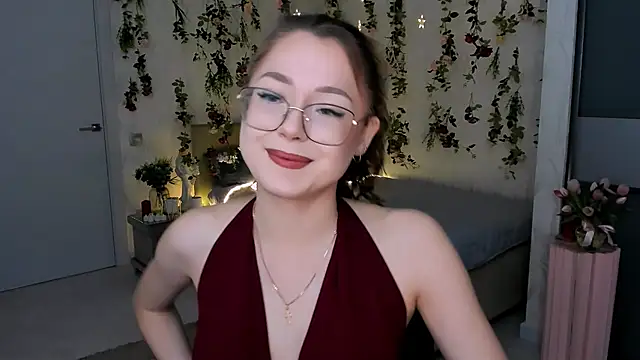 Snapshot of SereneFlame chatting on April 28, 7:30 pm SereneFlame online show from April 28, 7:30 pm