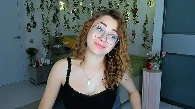 Snapshot of SereneFlame chatting on July 1, 4:07 pm SereneFlame online show from July 1, 4:07 pm