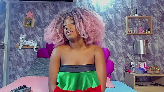 Snapshot of EMMAPARISS chatting on October 15, 11:54 am EMMAPARISS online show from October 15, 11:54 am