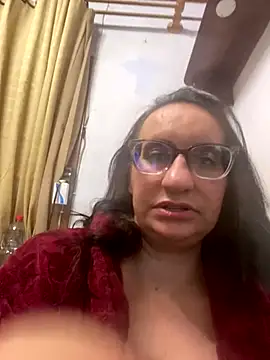 Snapshot of gloria7v05 chatting on October 16, 2:12 am gloria7v05 online show from October 16, 2:12 am