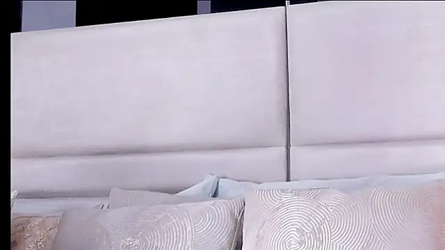 Snapshot of LexyRobert chatting on March 18, 3:53 pm LexyRobert online show from March 18, 3:53 pm