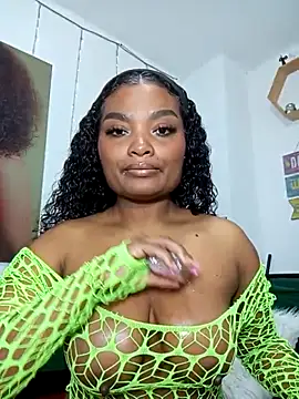 Snapshot of gianna_smith chatting on October 22, 6:13 am gianna smith online show from October 22, 6:13 am