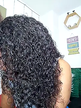 Snapshot of gianna_smith chatting on October 30, 10:10 pm gianna smith online show from October 30, 10:10 pm