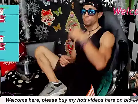 MikeRose94 online show from December 20, 6:59 pm