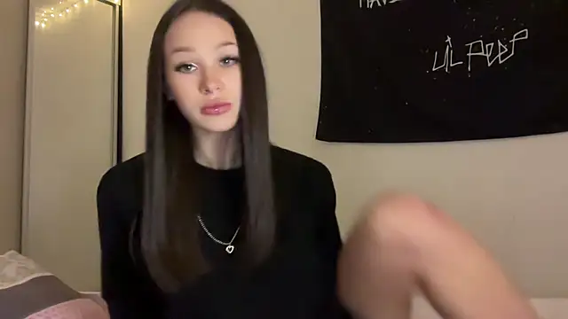 ur molly online show from October 31, 12:17 pm