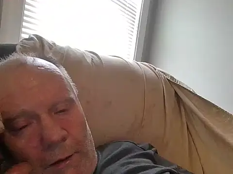 Snapshot of masterjerseyjoe chatting on February 20, 3:19 pm masterjerseyjoe online show from February 20, 3:19 pm