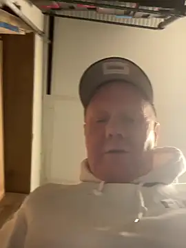 Snapshot of masterjerseyjoe chatting on February 21, 12:05 am masterjerseyjoe online show from February 21, 12:05 am