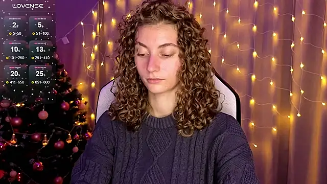 Snapshot of lady_curls chatting on December 18, 11:08 pm lady curls online show from December 18, 11:08 pm