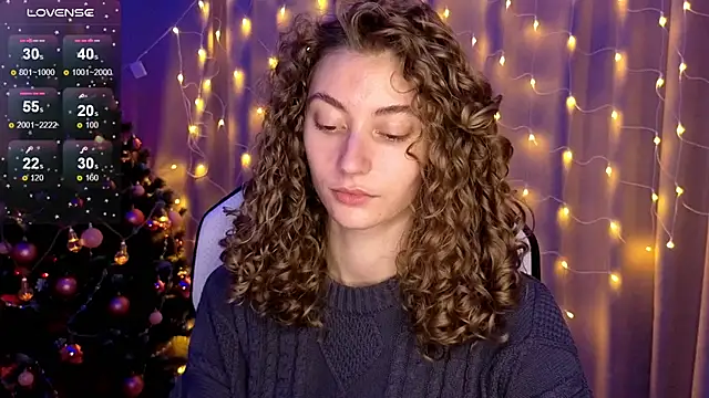 Snapshot of lady_curls chatting on December 22, 2:49 am lady curls online show from December 22, 2:49 am