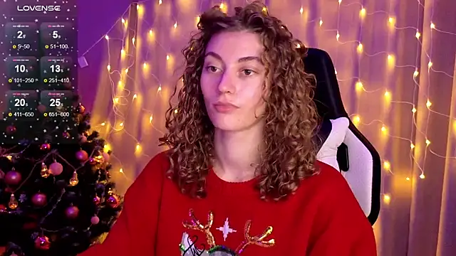 Snapshot of lady_curls chatting on December 24, 3:16 am lady curls online show from December 24, 3:16 am