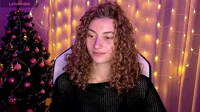 Snapshot of lady_curls chatting on January 4, 2:03 am lady curls online show from January 4, 2:03 am