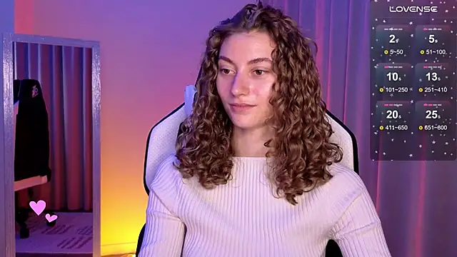 Snapshot of lady_curls chatting on January 12, 1:53 am lady curls online show from January 12, 1:53 am