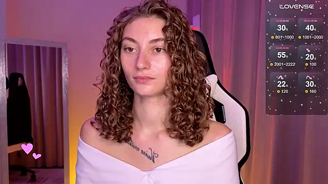 Snapshot of lady_curls chatting on January 18, 2:58 am lady curls online show from January 18, 2:58 am