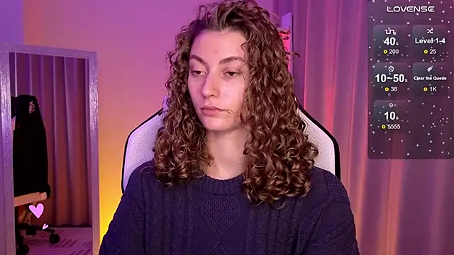 Snapshot of lady_curls chatting on January 19, 3:50 am lady curls online show from January 19, 3:50 am