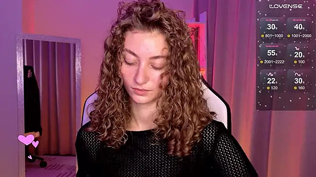 Snapshot of lady_curls chatting on January 19, 11:10 pm lady curls online show from January 19, 11:10 pm