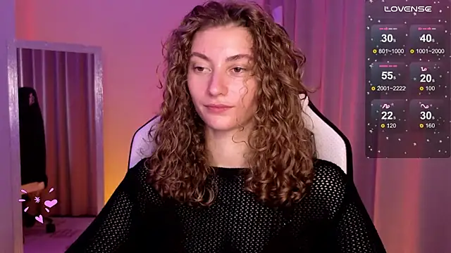 Snapshot of lady_curls chatting on January 20, 2:43 am lady curls online show from January 20, 2:43 am