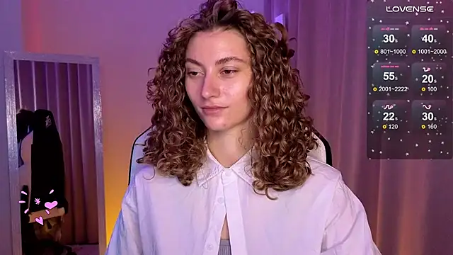 Snapshot of lady_curls chatting on January 21, 8:54 pm lady curls online show from January 21, 8:54 pm