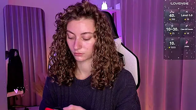 Snapshot of lady_curls chatting on January 24, 11:23 pm lady curls online show from January 24, 11:23 pm