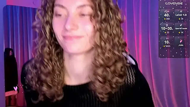 Snapshot of lady_curls chatting on January 30, 11:02 pm lady curls online show from January 30, 11:02 pm