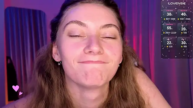 Snapshot of lady_curls chatting on February 3, 10:54 pm lady curls online show from February 3, 10:54 pm