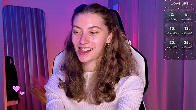 Snapshot of lady_curls chatting on February 4, 1:56 am lady curls online show from February 4, 1:56 am