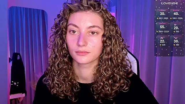 Snapshot of lady_curls chatting on February 12, 11:41 pm lady curls online show from February 12, 11:41 pm