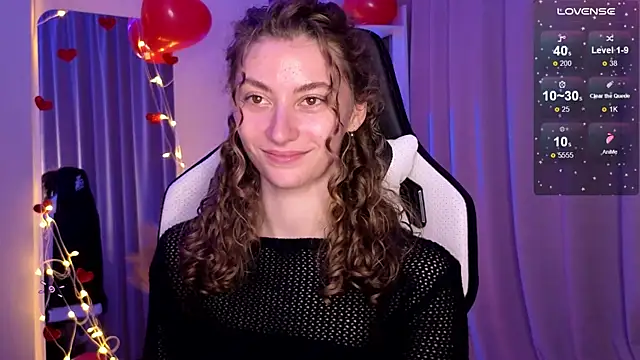 Snapshot of lady_curls chatting on February 16, 1:58 am lady curls online show from February 16, 1:58 am