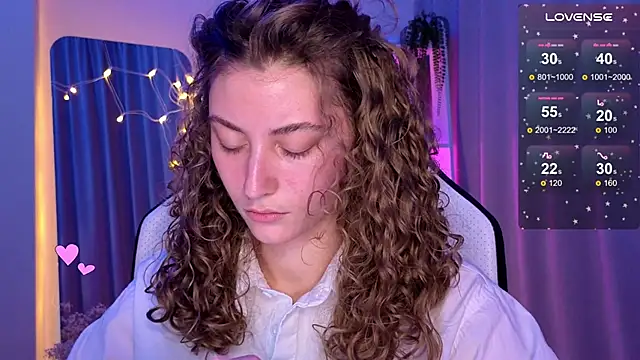 Snapshot of lady_curls chatting on March 16, 11:47 pm lady curls online show from March 16, 11:47 pm