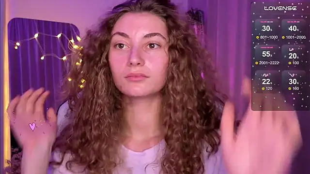 Snapshot of lady_curls chatting on March 21, 1:56 am lady curls online show from March 21, 1:56 am