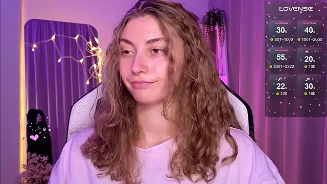 Snapshot of lady_curls chatting on March 23, 2:59 am lady curls online show from March 23, 2:59 am