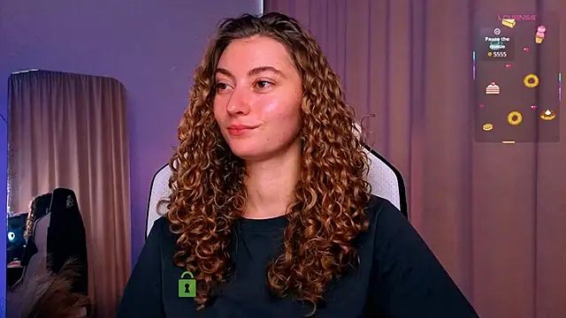 Snapshot of lady_curls chatting on October 2, 10:55 am lady curls online show from October 2, 10:55 am